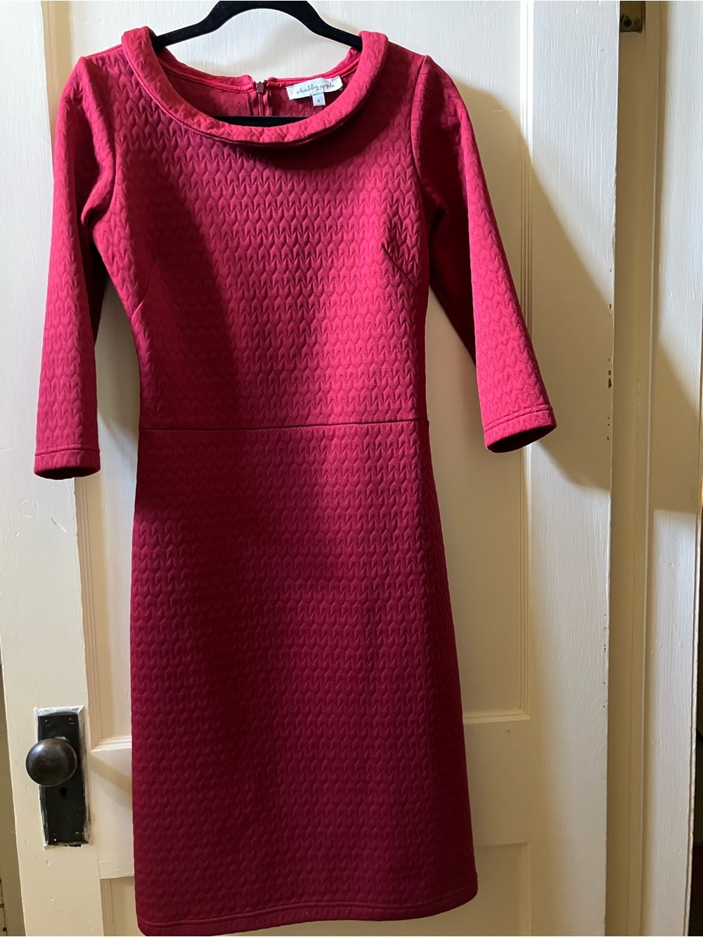 Shabby Apple Raspberry Textured Sheath Dress with Collar